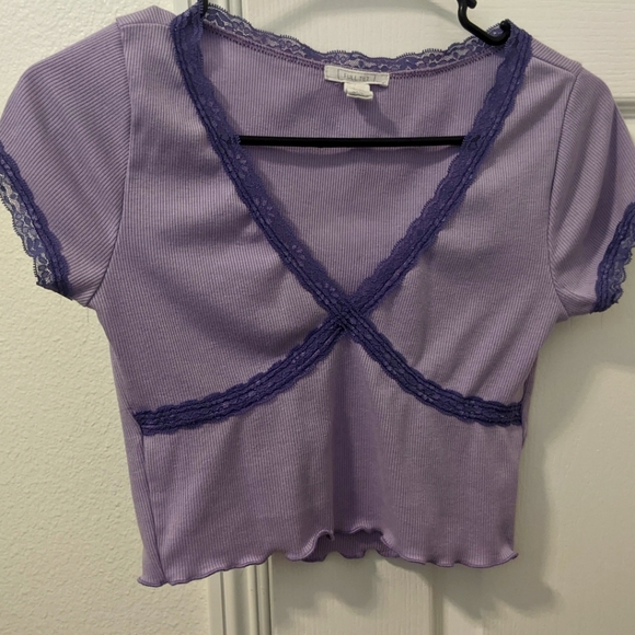 Purple lace and lettuce trim crop top - Picture 1 of 2